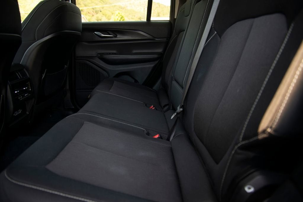 2023 Jeep Grand Cherokee Laredo 4x4