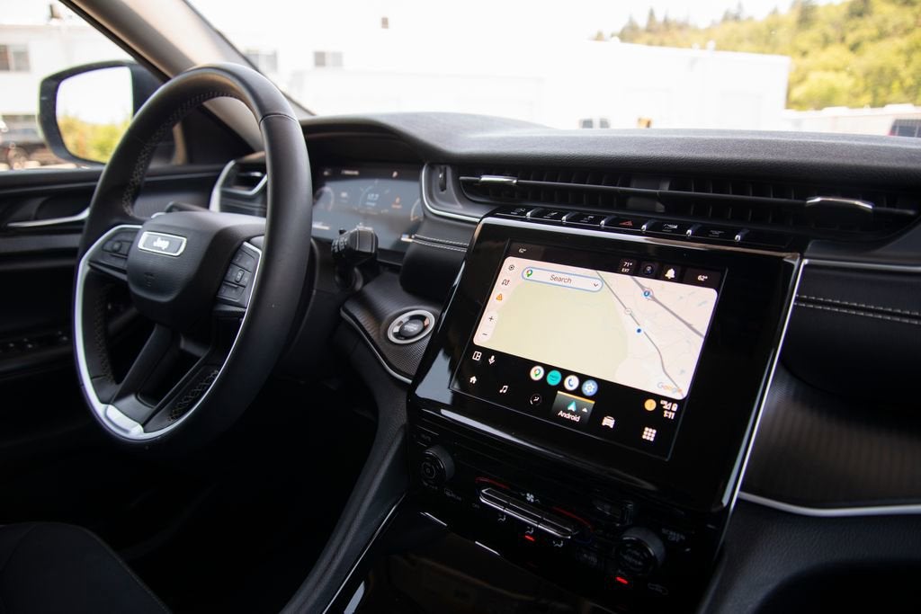 2023 Jeep Grand Cherokee Laredo 4x4