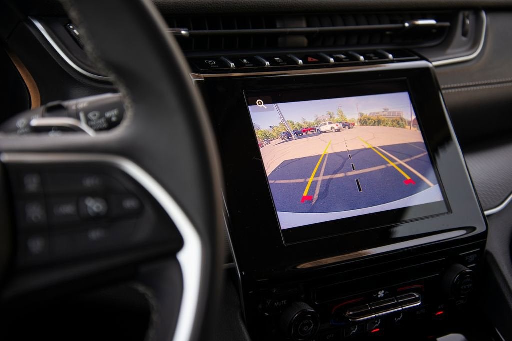 2023 Jeep Grand Cherokee Laredo 4x4