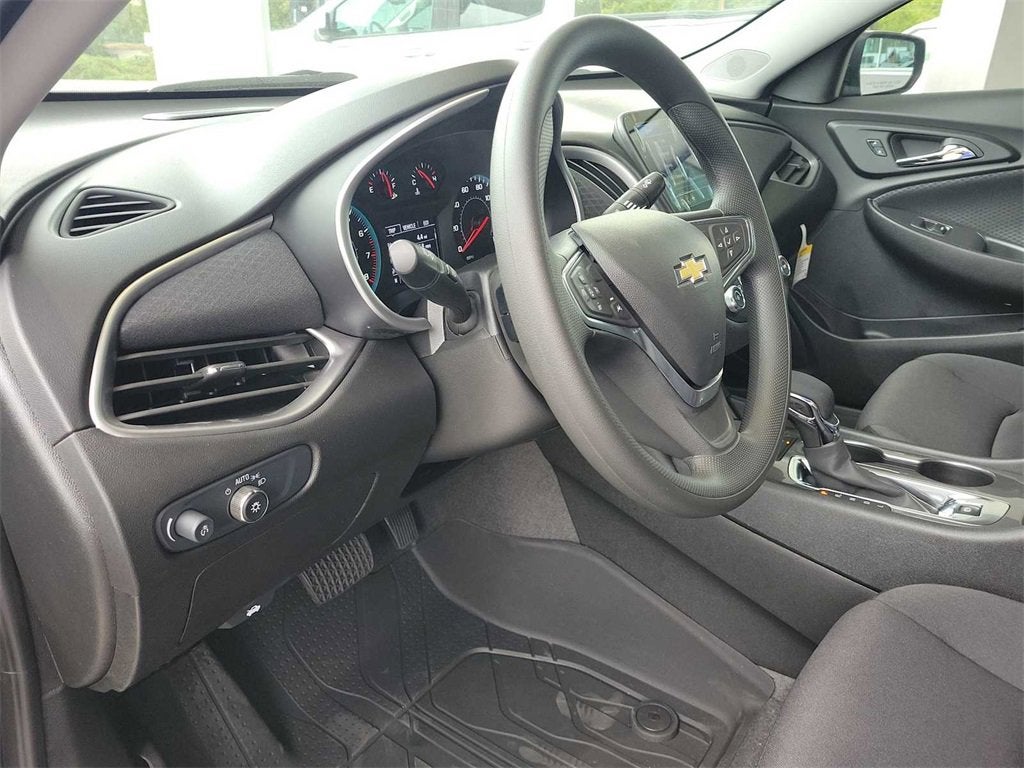 2025 Chevrolet Malibu LS