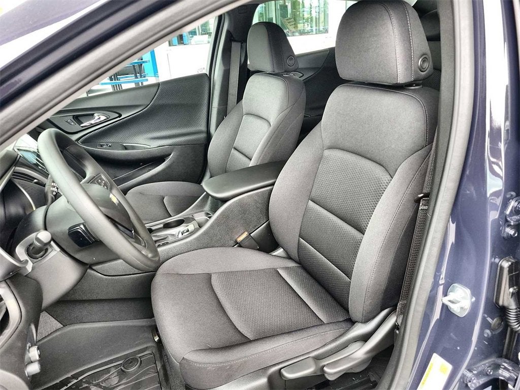 2025 Chevrolet Malibu LS