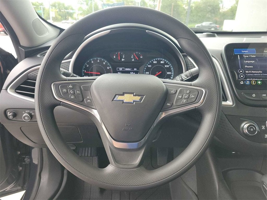 2025 Chevrolet Malibu LS