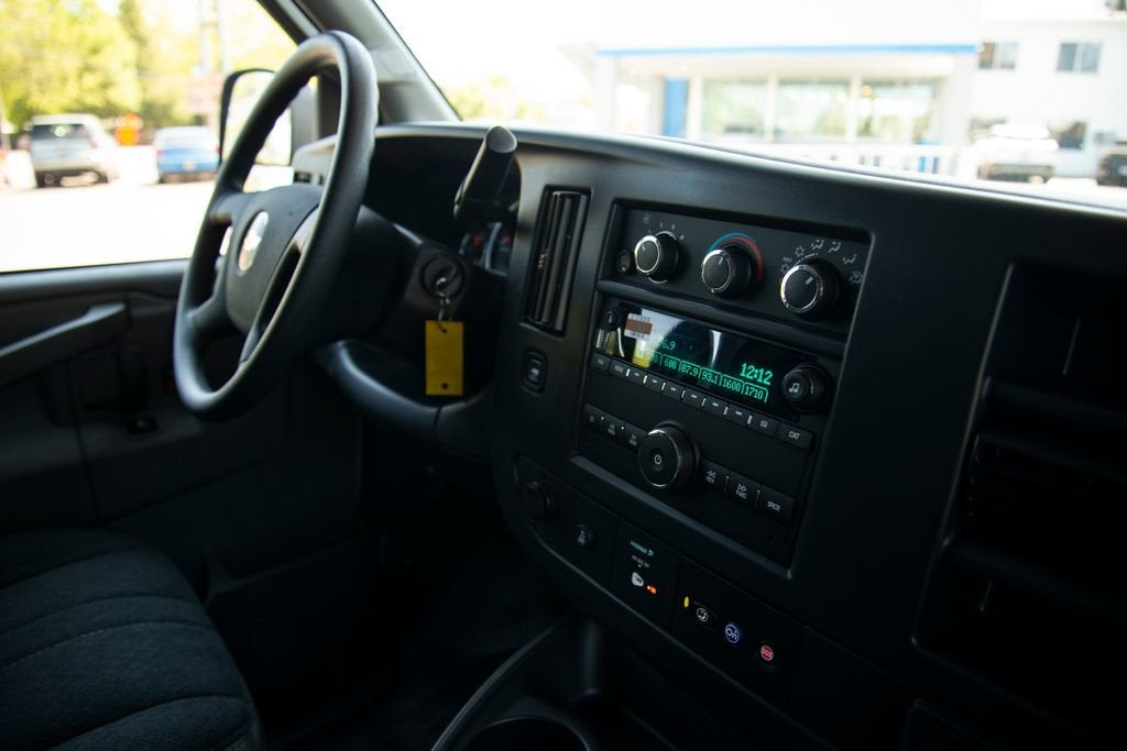 2025 Chevrolet Express Cargo WT