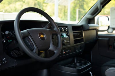 2025 Chevrolet Express Cargo WT