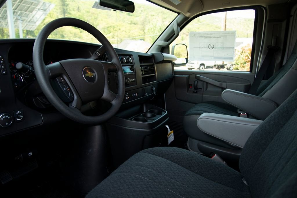 2025 Chevrolet Express Cargo WT