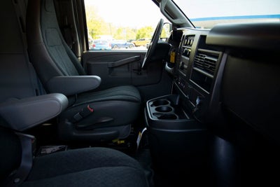 2025 Chevrolet Express Cargo WT