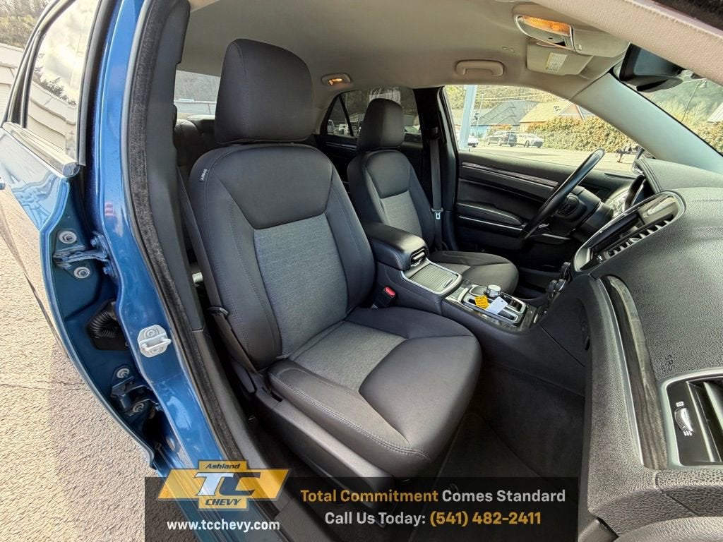 2021 Chrysler 300 Touring