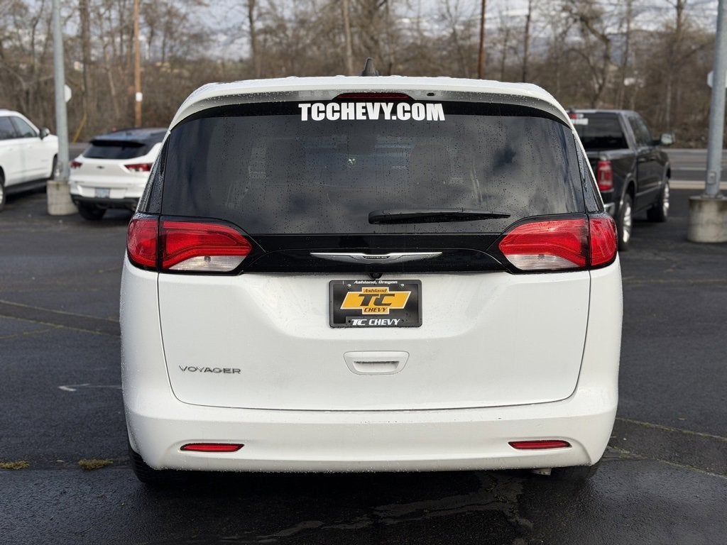 2023 Chrysler Voyager LX