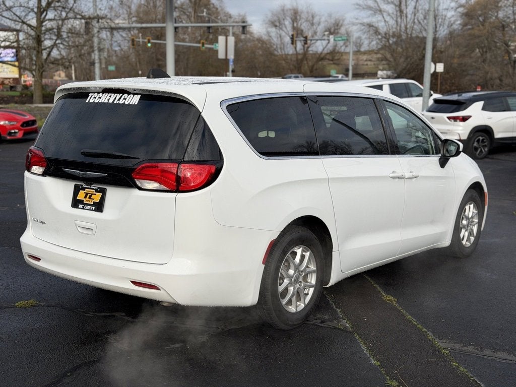 2023 Chrysler Voyager LX