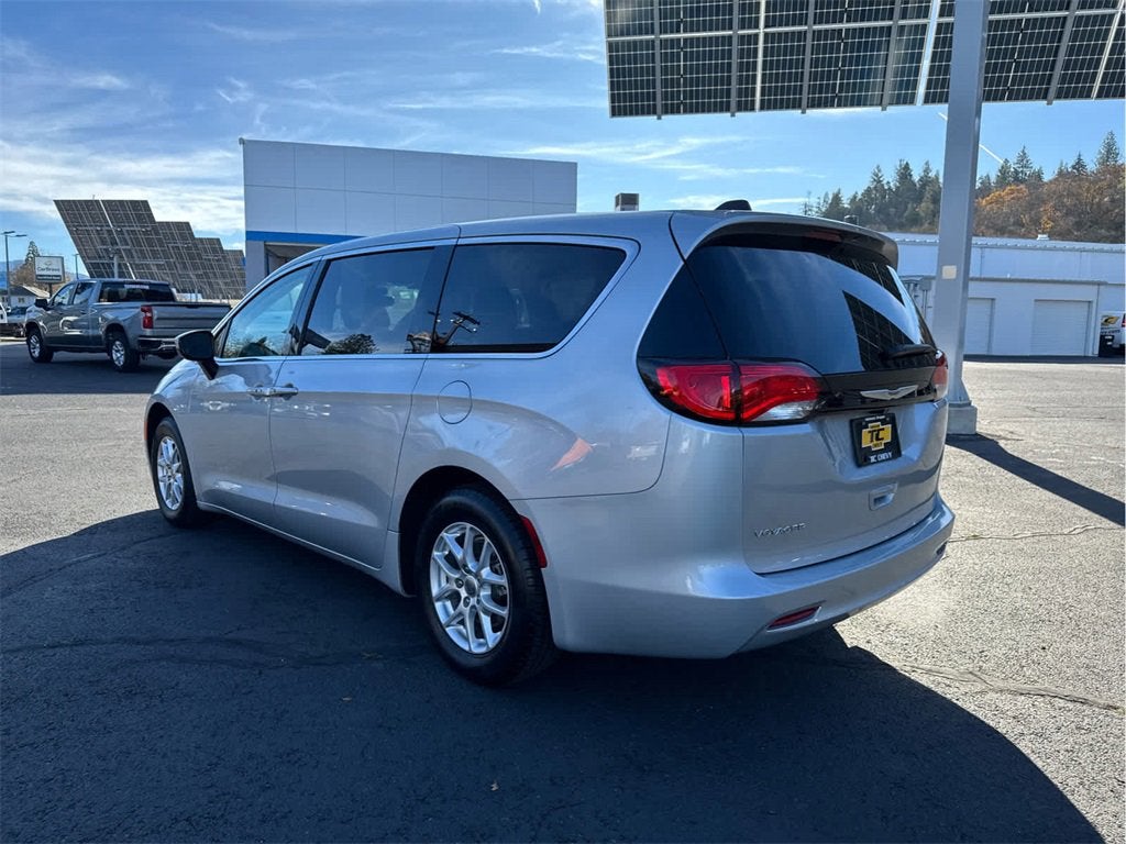 2023 Chrysler Voyager LX