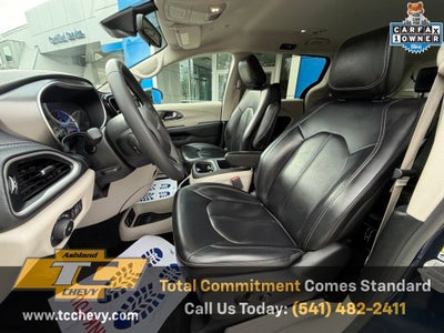 2024 Chrysler Pacifica Hybrid Select