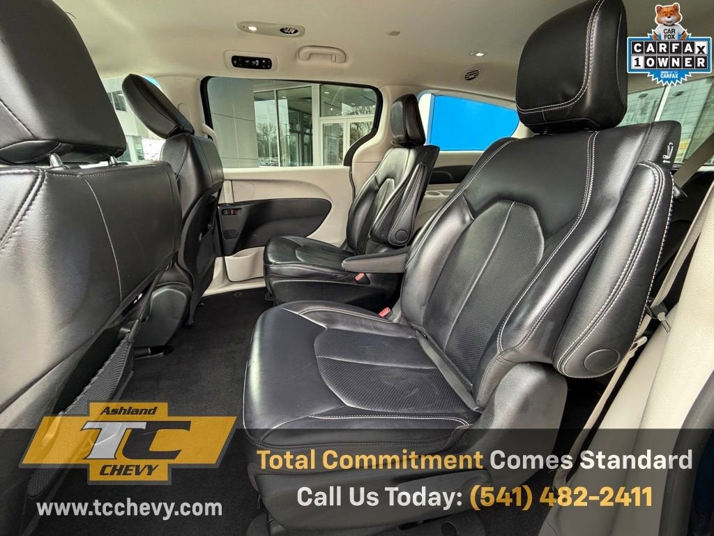 2024 Chrysler Pacifica Hybrid Select