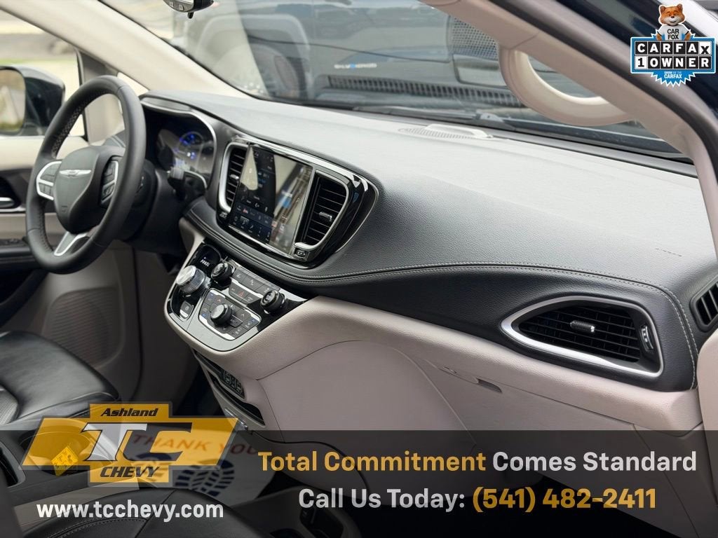 2024 Chrysler Pacifica Hybrid Select