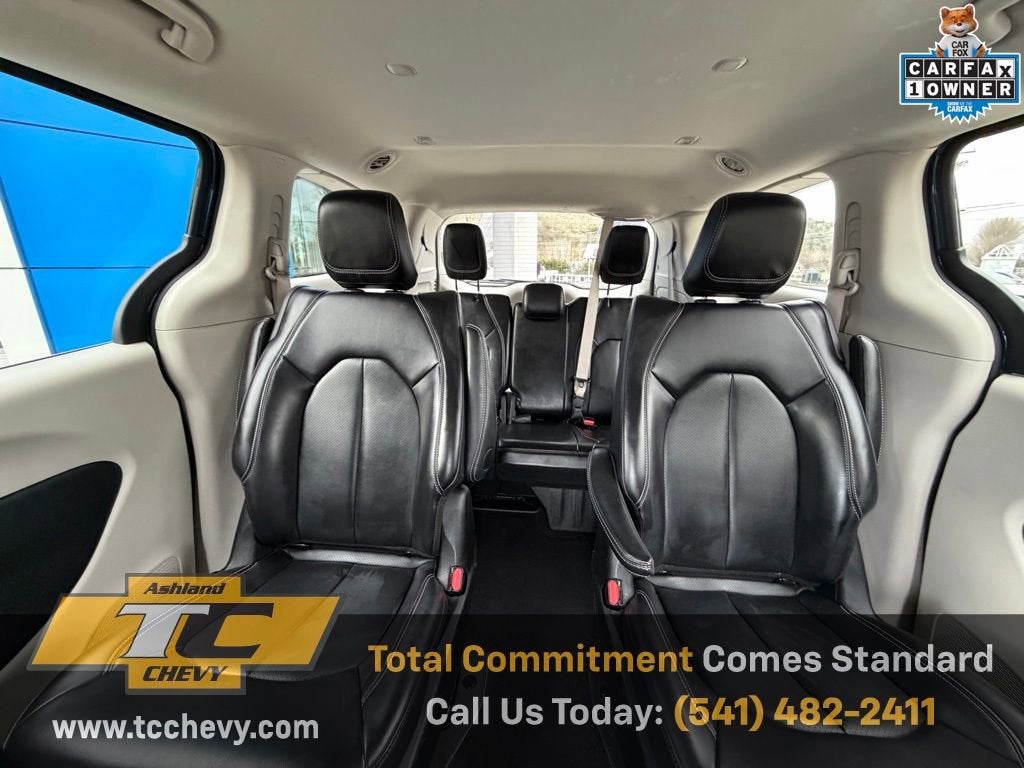 2024 Chrysler Pacifica Hybrid Select