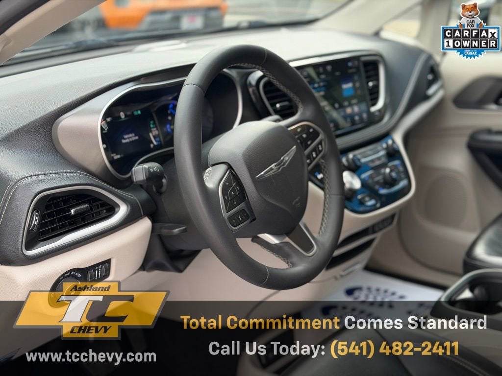 2024 Chrysler Pacifica Hybrid Select