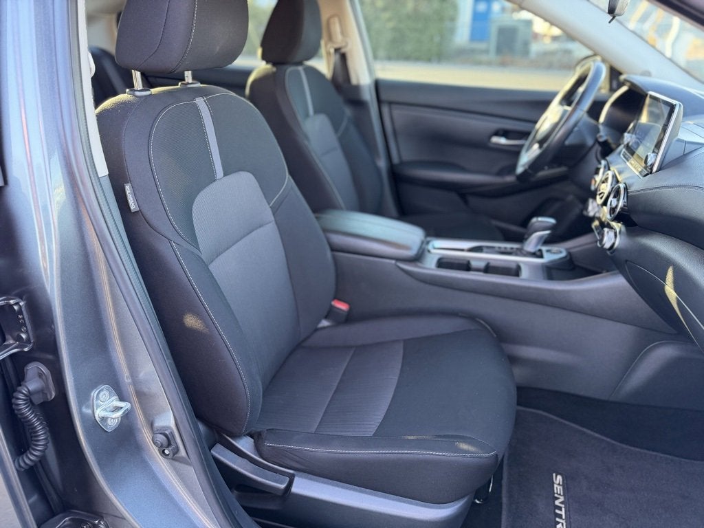 2022 Nissan Sentra SV Xtronic CVT