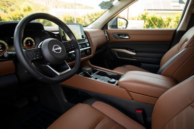 2025 Nissan Pathfinder Platinum 4WD
