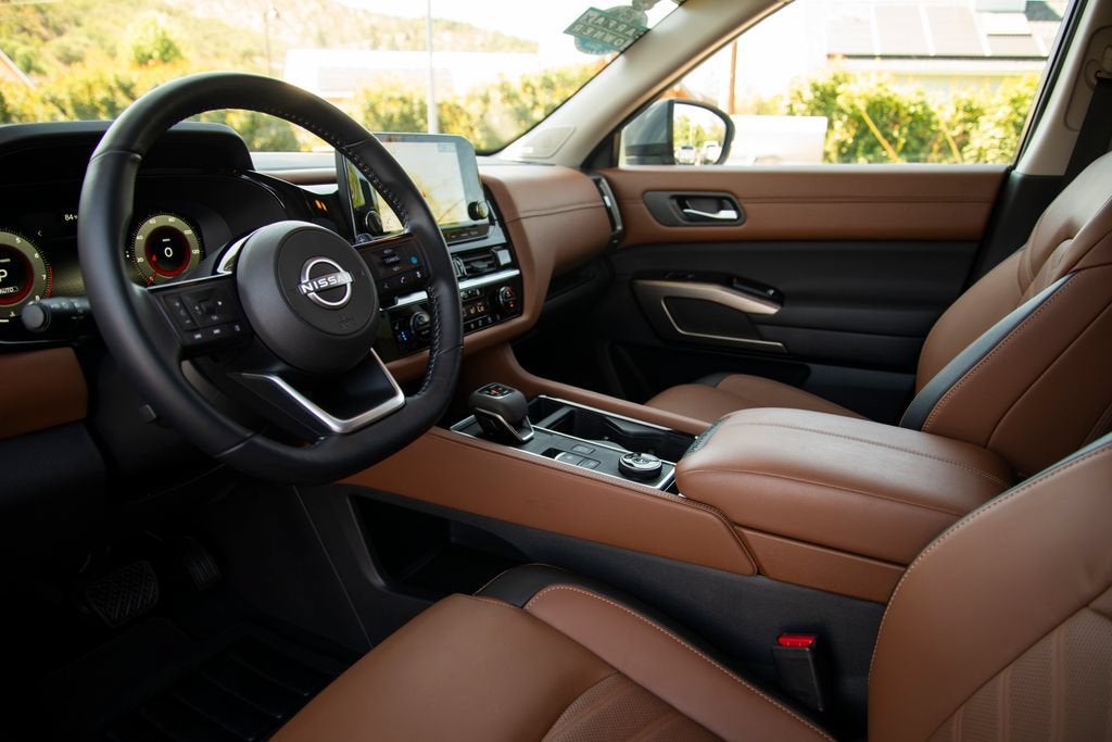 2025 Nissan Pathfinder Platinum 4WD