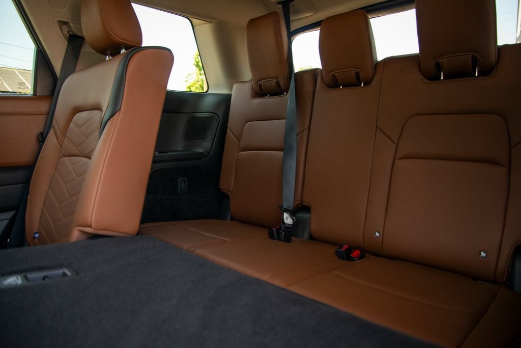 2025 Nissan Pathfinder Platinum 4WD