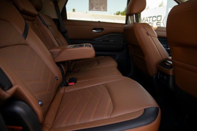 2025 Nissan Pathfinder Platinum 4WD