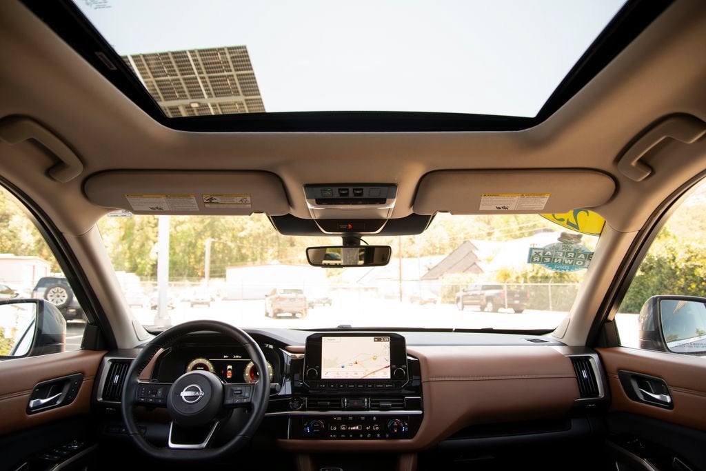 2025 Nissan Pathfinder Platinum 4WD