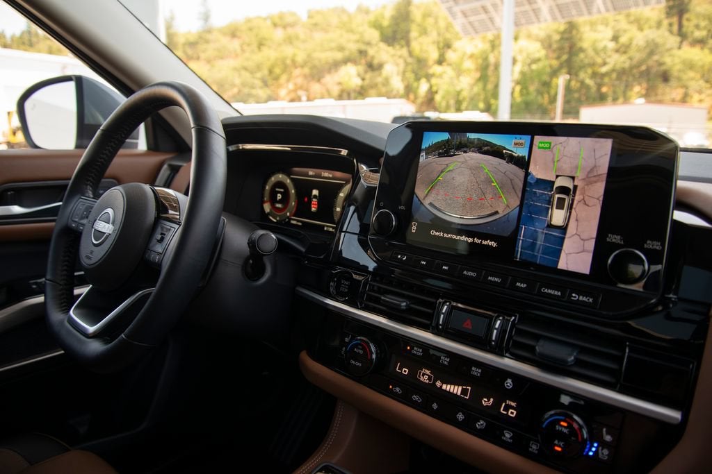 2025 Nissan Pathfinder Platinum 4WD