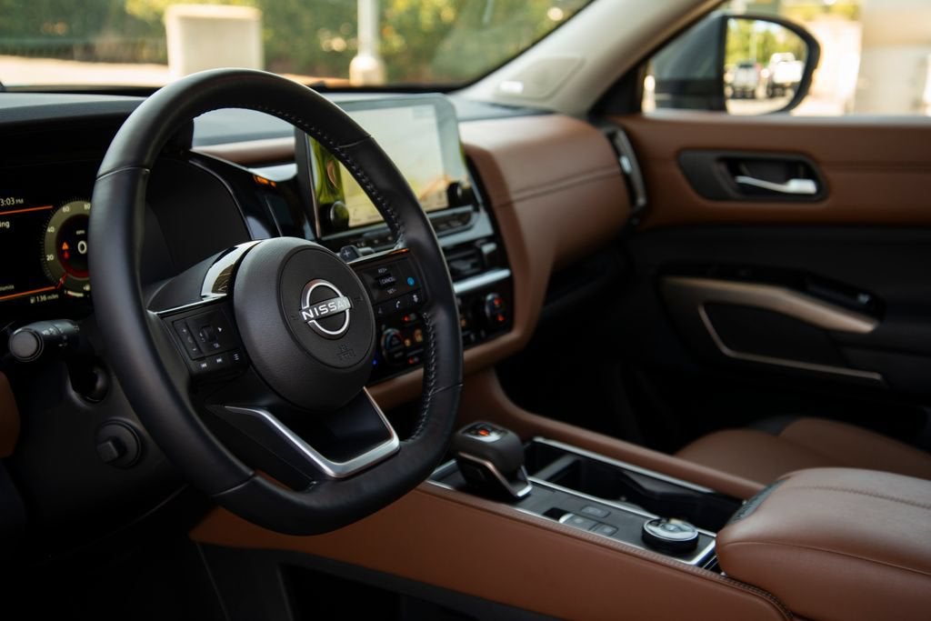 2025 Nissan Pathfinder Platinum 4WD