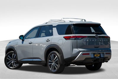 2025 Nissan Pathfinder Platinum 4WD