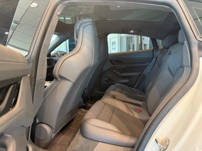 2020 Porsche Taycan Turbo Sedan